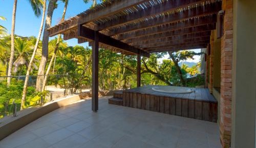 Deluxe Suite with Spa Bath