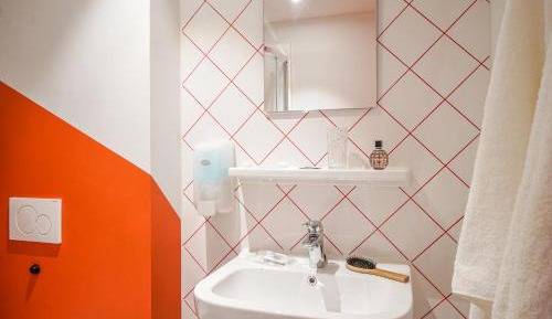 Quadruple Room with Private Bathroom