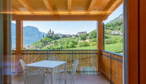 Apartment with Pool View 