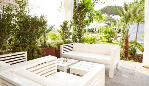 Poolside Suite