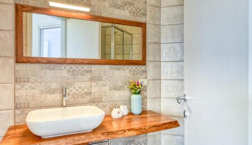 Apartment with Garden