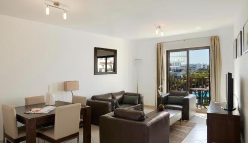 Three-Bedroom Extra Sol Suite