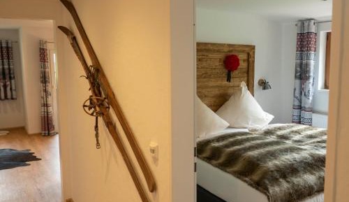 One-Bedroom Apartment with Balcony
