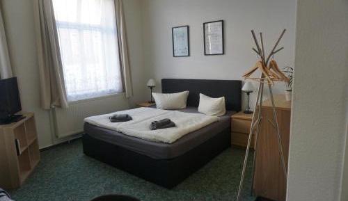 Double or Twin Room with Bathroom