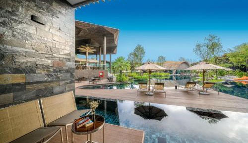 Deluxe Double or Twin Room with Pool Access