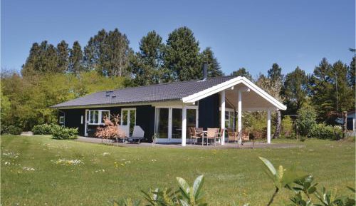 Four-Bedroom Holiday Home