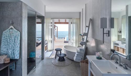 Sunrise Two Bedroom Water Suite - Room Rate inclusive of breakfast for 4 adults