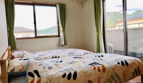 Standard Twin Room with Shared Bathroom