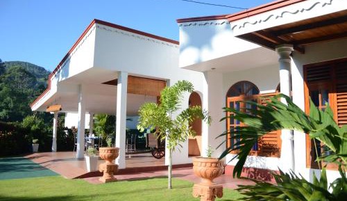 Villa with Garden View