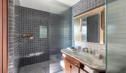 Junior King Suite