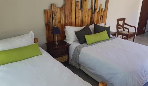 Deluxe Double Room (2 Adults + 1 Child)