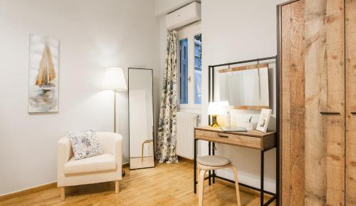 Queen Room with Shared Bathroom