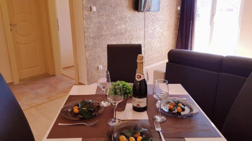 Apartment with Mountain View