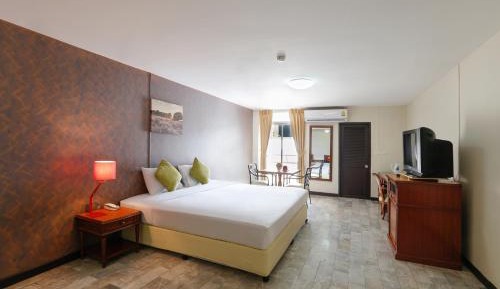 Deluxe Double or Twin Room