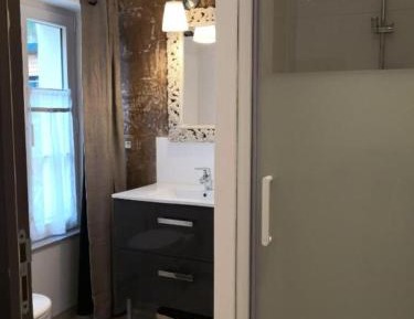 Twin Room with Shower