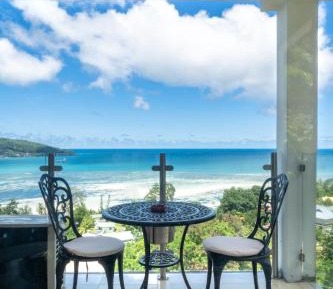 First Floor Apartment with Sea View