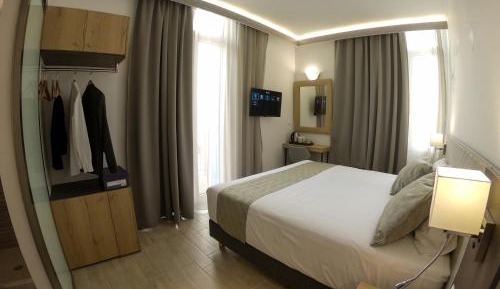 Double Room with Balcony and Sea View