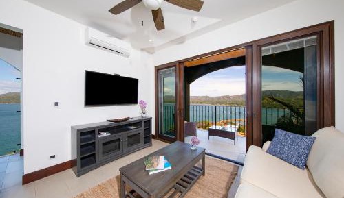 Ocean View One Bedroom with Dining Area