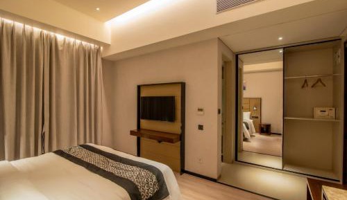 Standard Room King Bed