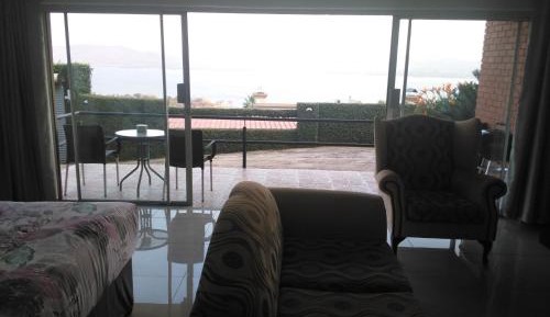 Apartment with Lake View