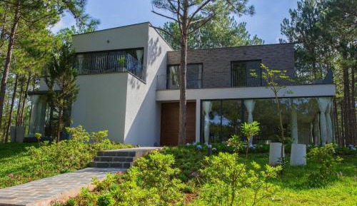 Five-Bedroom Villa