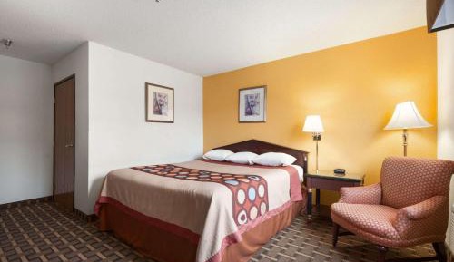 Queen Studio Suite - Non-Smoking