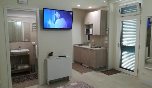 Deluxe Studio
