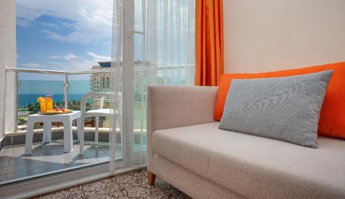 Superior Room Partial Sea View 