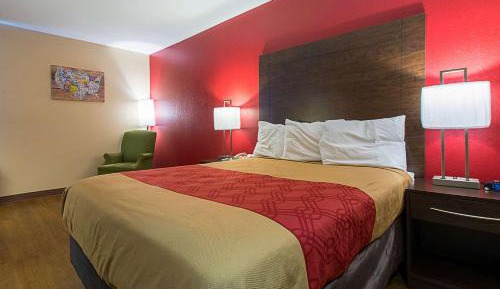 Queen Room - Non-Smoking