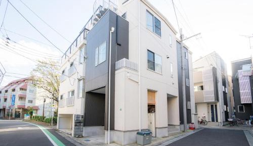 Three-Bedroom Townhouse
