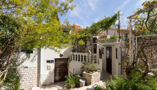 One-Bedroom Apartment (2 Adults) - Reica Street