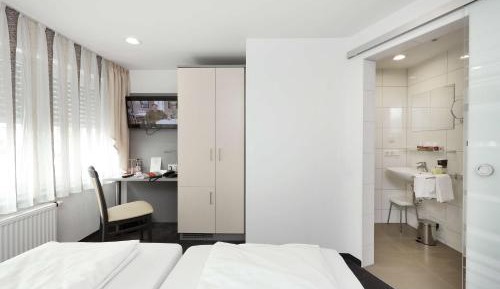 Business Twin Room with Garden View