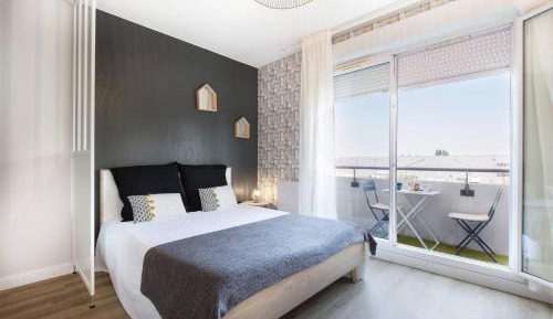 Apartment with Shower