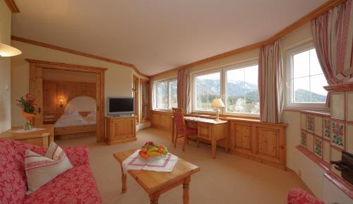 Deluxe Suite with Panorama View
