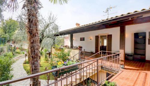 Apartment with Lake View