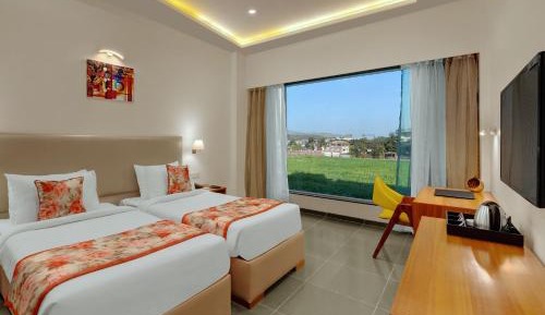 Executive Room with balcony and mountain view