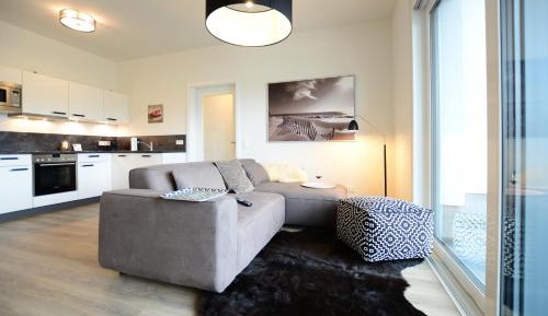 Apartment with Lake View