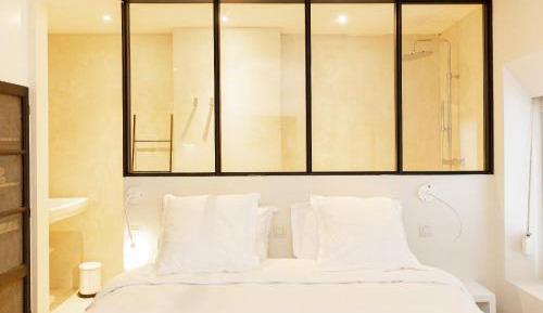 Comfort Double Room with Private Bathroom