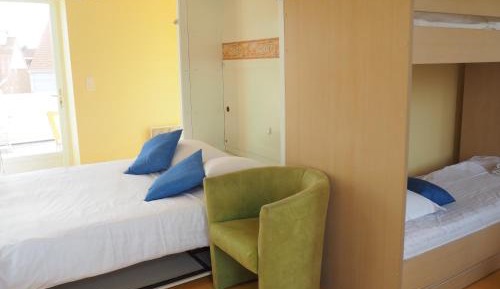 Family Room (2 Adults + 1 Child)