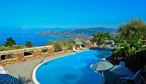 Triple Room with Sea View