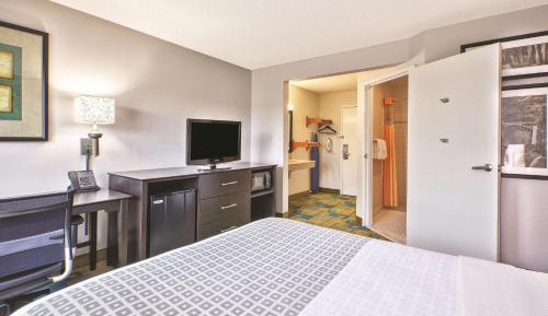 Full Size Bed - Disability Access