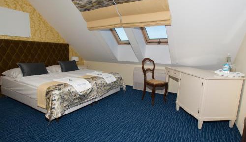 Deluxe Double Room with Shower