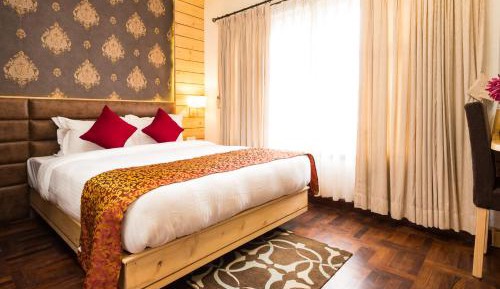 Deluxe Double Room with Shower