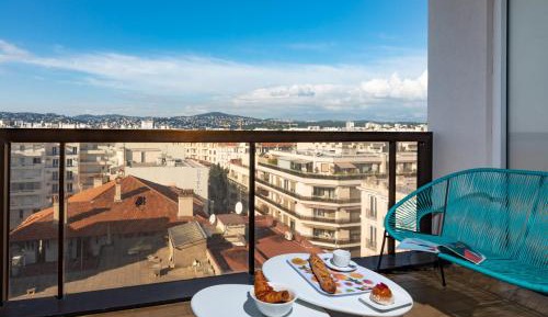 One-Bedroom Apartment with Terrace