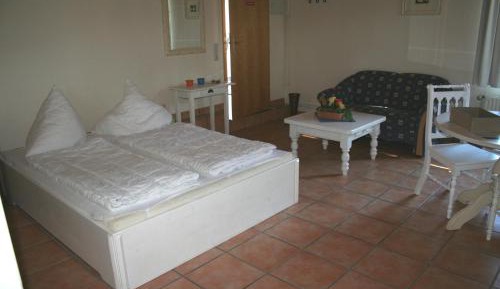 Apartment (4 Adults)