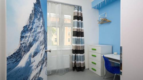 Apartment With Shared Bathroom