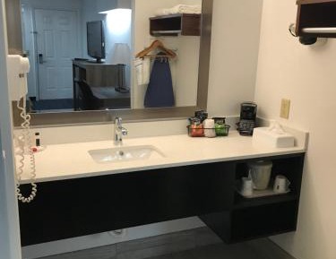 Deluxe King Room - Non-Smoking