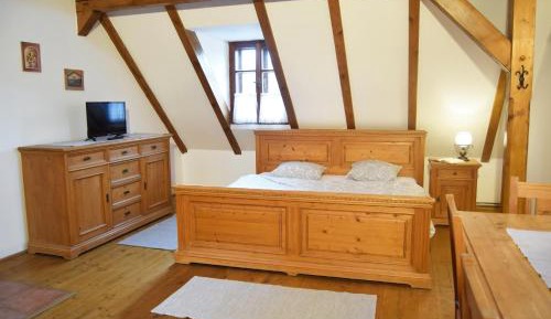 Triple Room with Private Bathroom