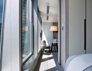 Full Floor Suite (Double bed)