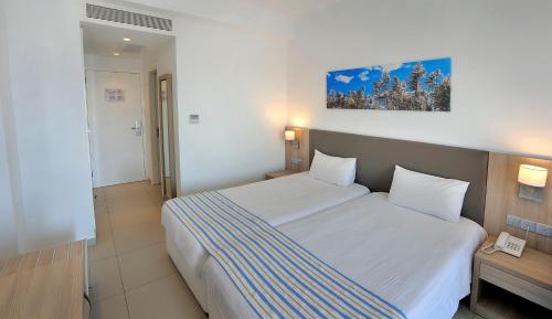 Superior Room with Side Sea View 
